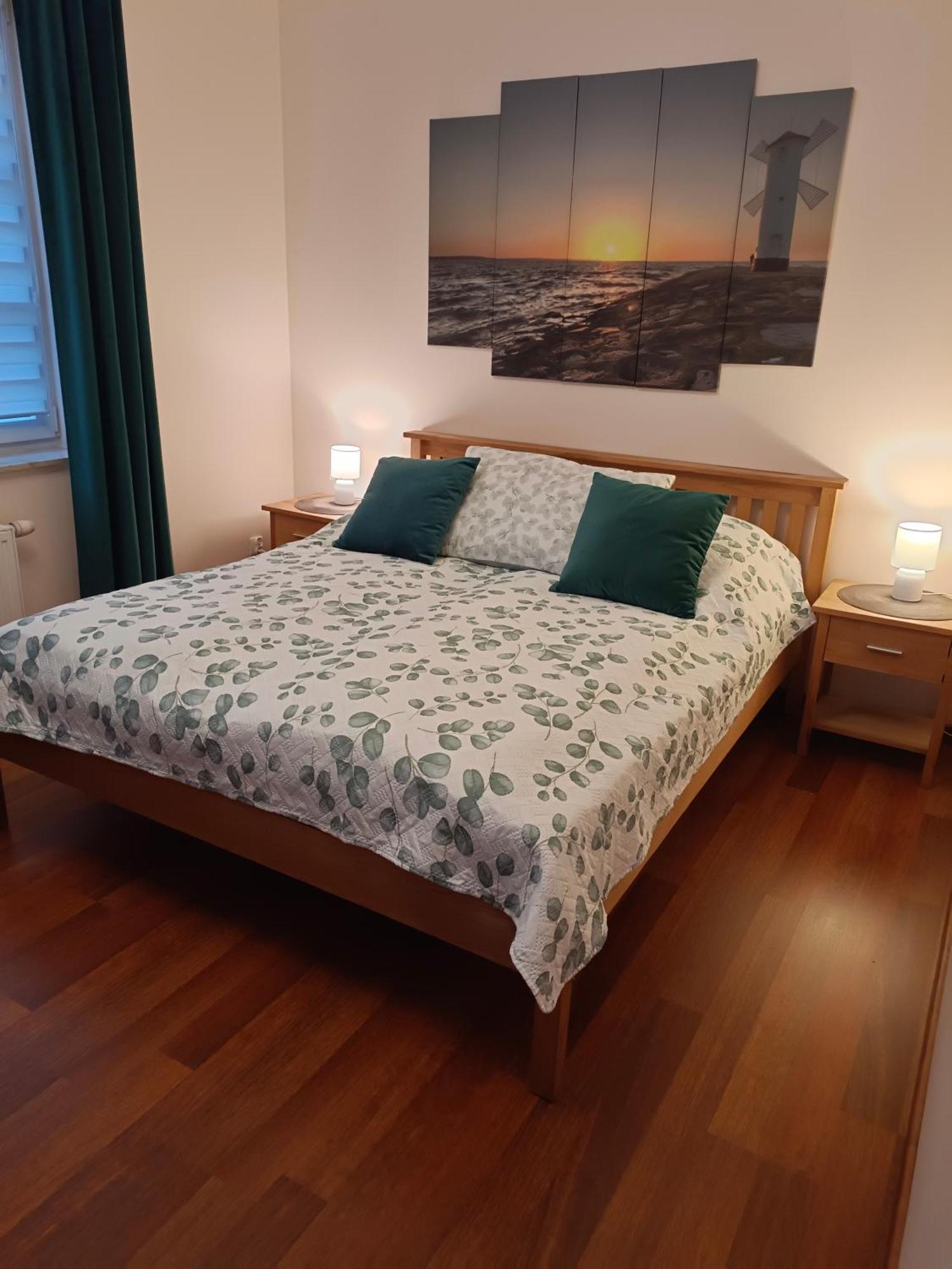 Park Apartment *